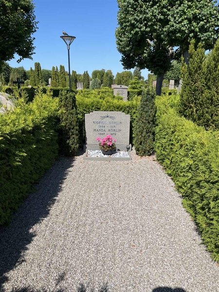 Grave number: NK V    17