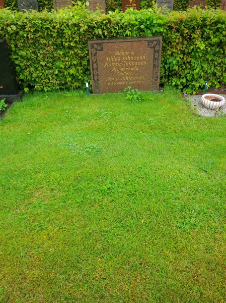 Grave number: OS H    28