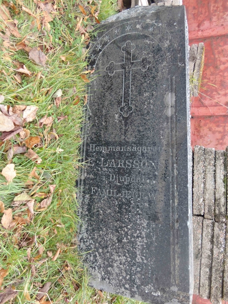 Grave number: 2 D   130