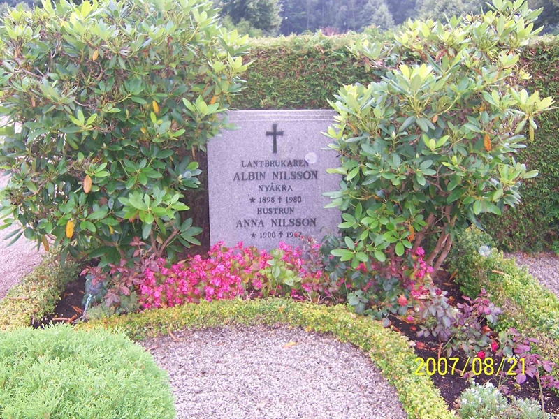 Grave number: 1 3 3B    33, 34