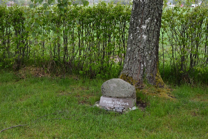 Grave number: SRN 11    18