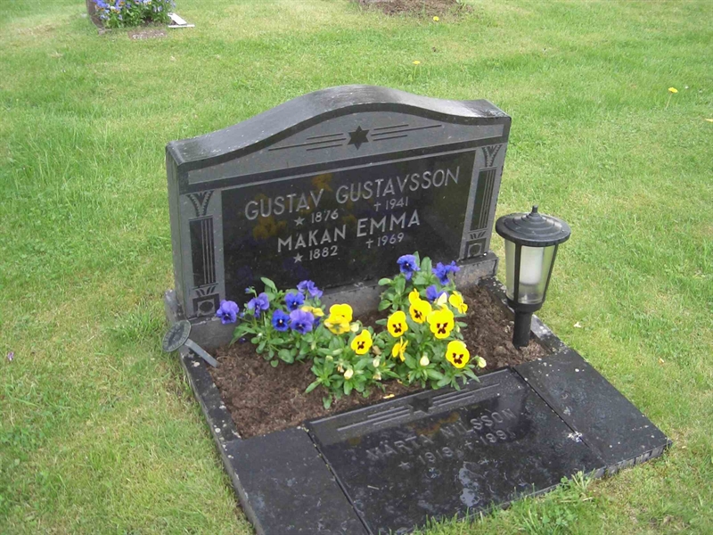 Grave number: 07 M   10