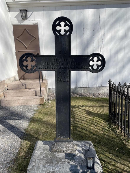 Grave number: H 4 25