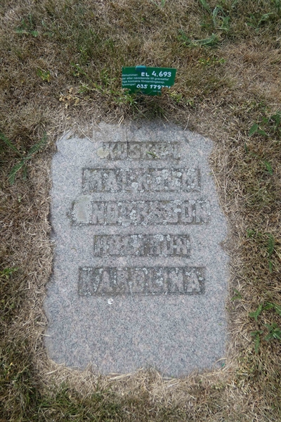 Grave number: EL 4   693