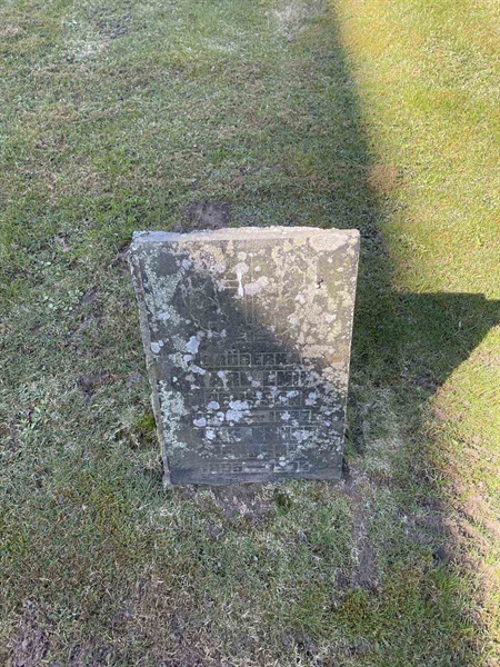 Grave number: L G B    17