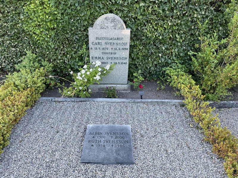 Grave number: NK E     9
