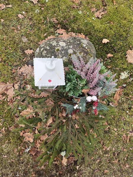 Grave number: Lax mell Kv4 175
