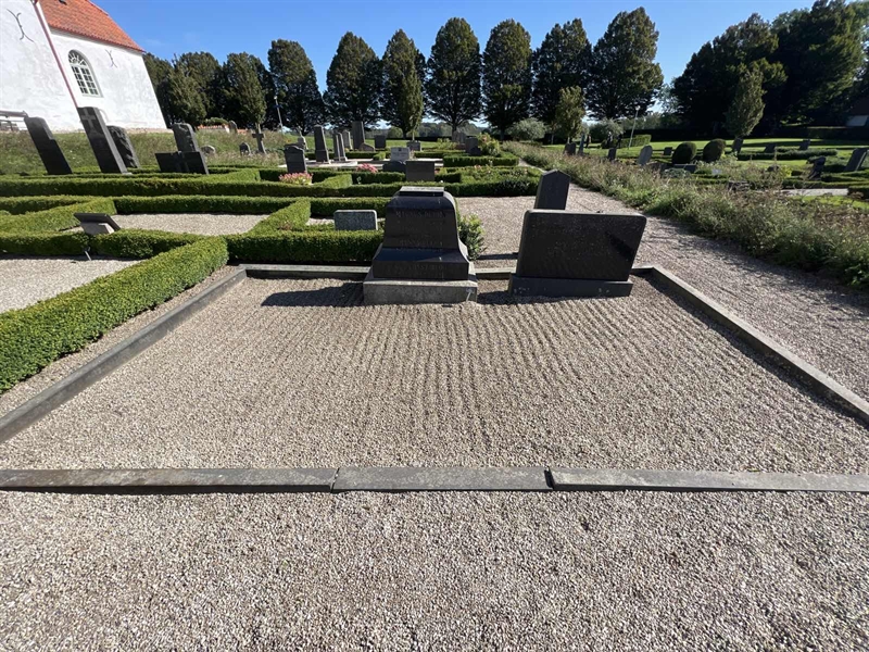Grave number: GÄ B   126, 127