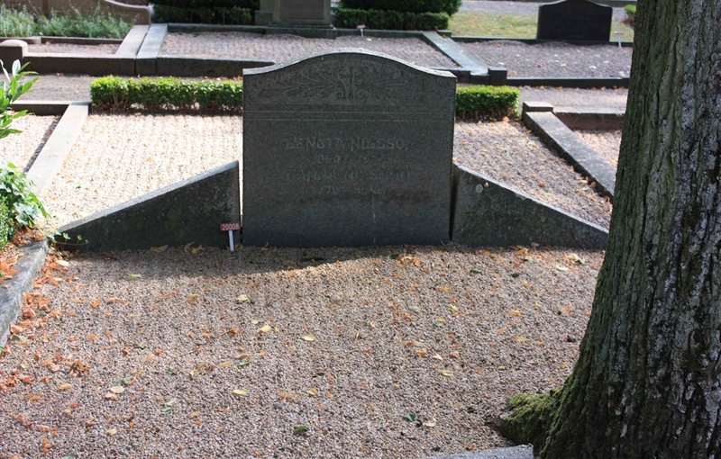 Grave number: Ö 20y     7, 8