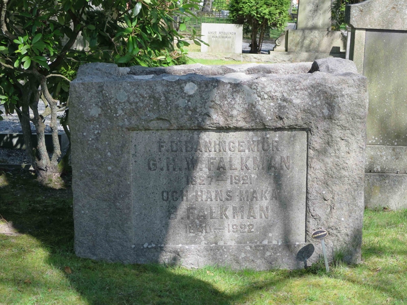 Grave number: HÖB 7   227