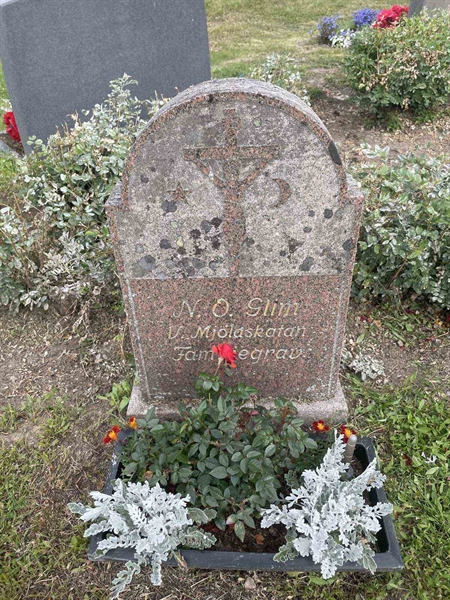 Grave number: 001 1   278