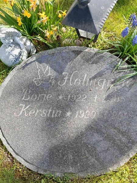 Grave number: HS HS F     8
