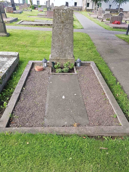Grave number: 06 60815