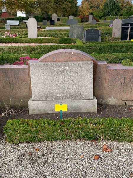 Grave number: TO H   129, 130