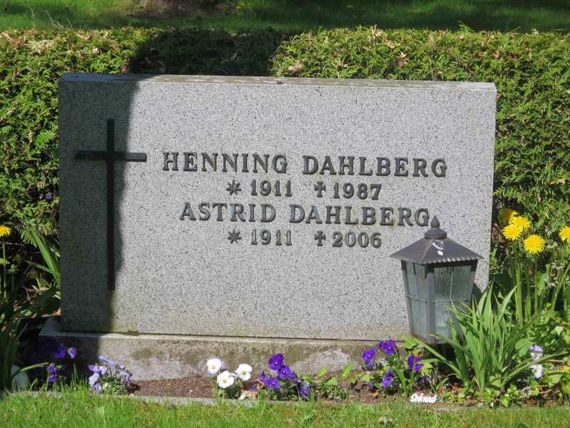 Grave number: HÖB 75     7