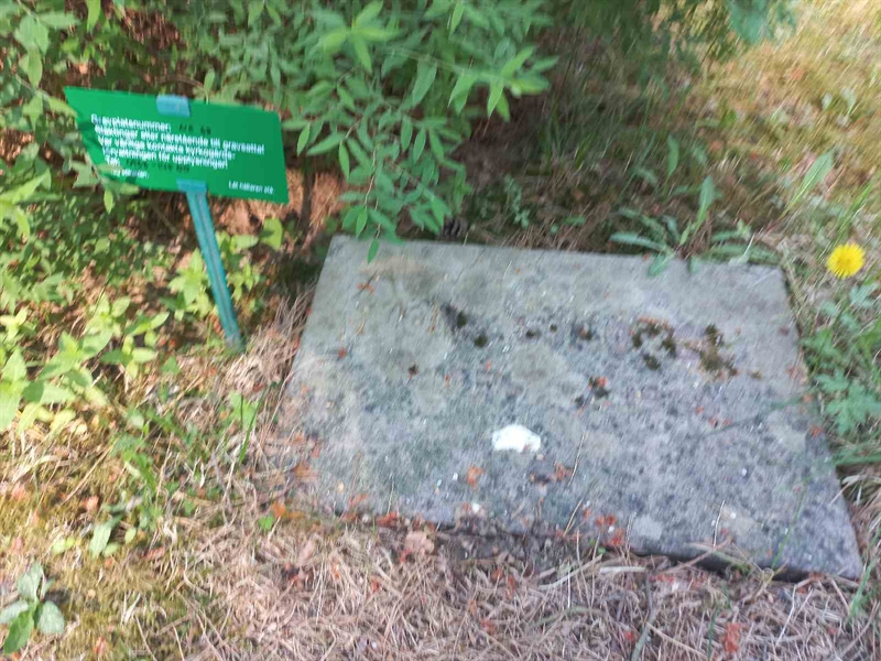 Grave number: 1 NE    68