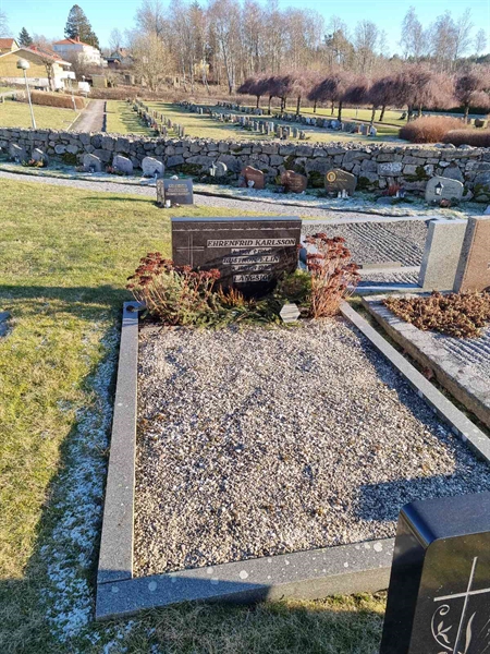 Grave number: TG 005 0702