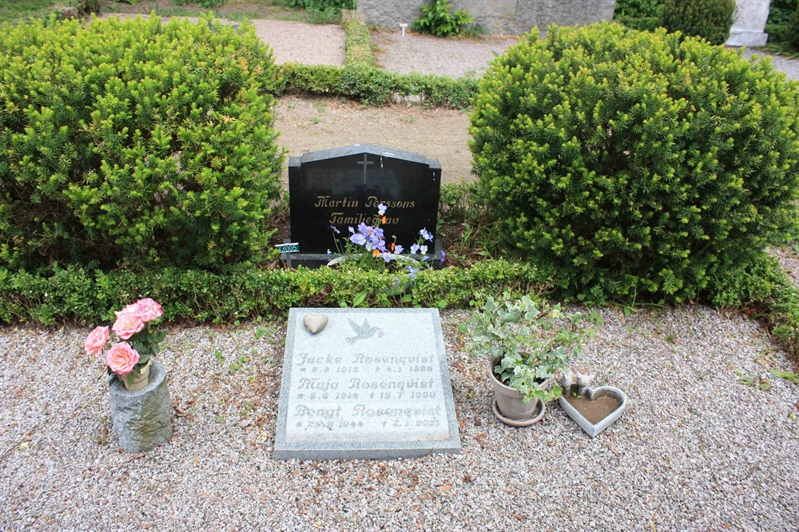 Grave number: Ö 23i     3, 4