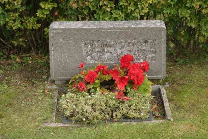 Grave number: 07 2   103