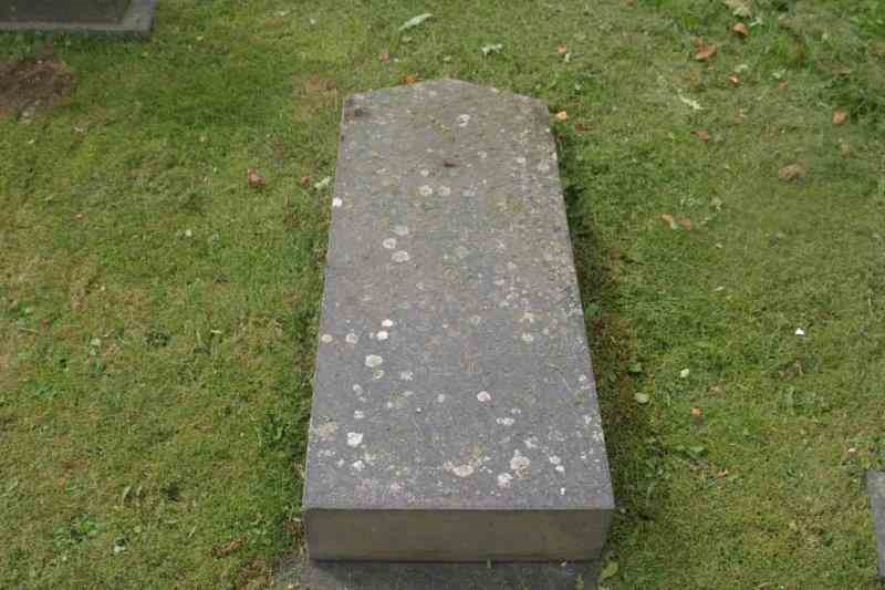 Grave number: 07 2    56-57