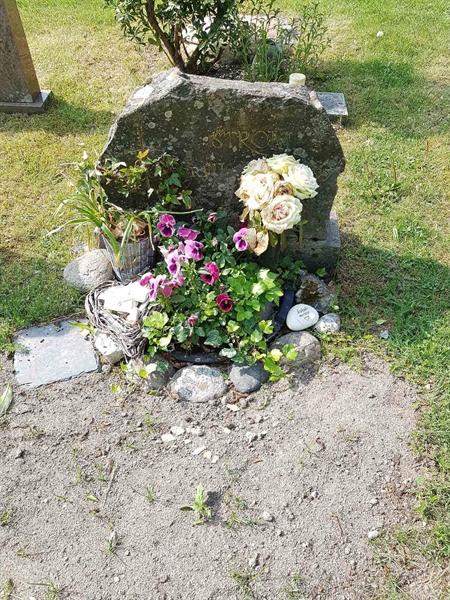 Grave number: 01  4067