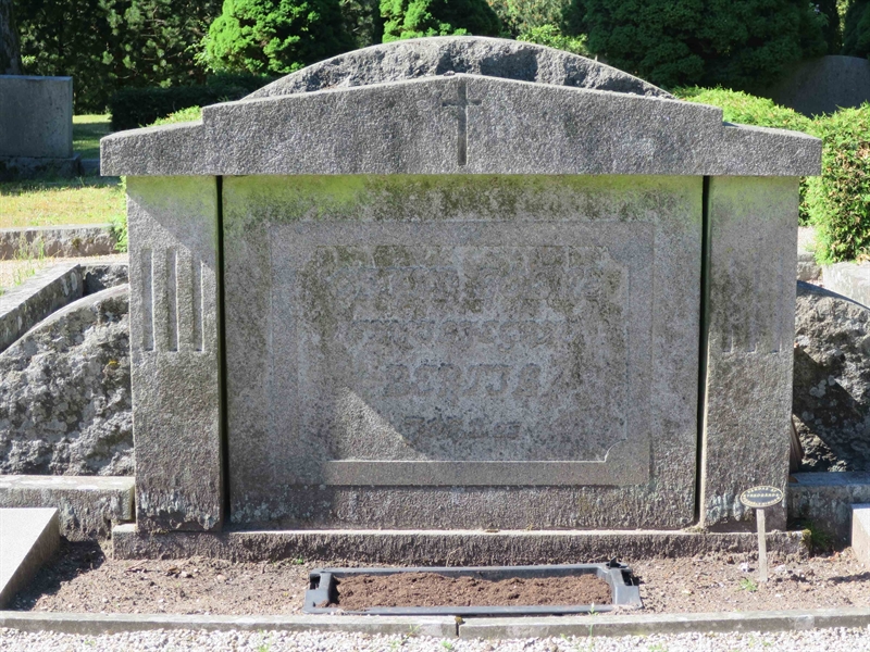 Grave number: HÖB 12   355