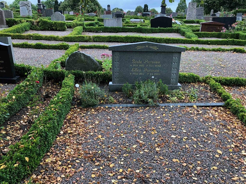 Grave number: Kå 21    11, 12