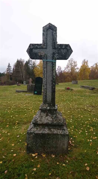 Grave number: 1 J     3