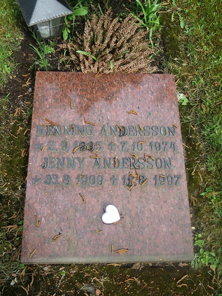Grave number: HÖB N.UR    41