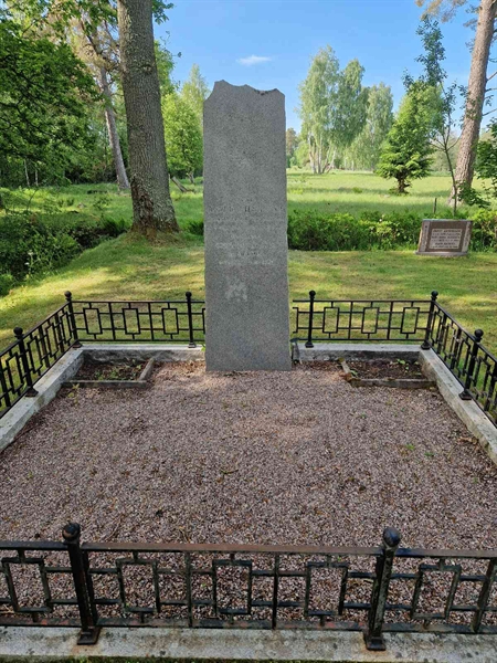 Grave number: 07 T    5