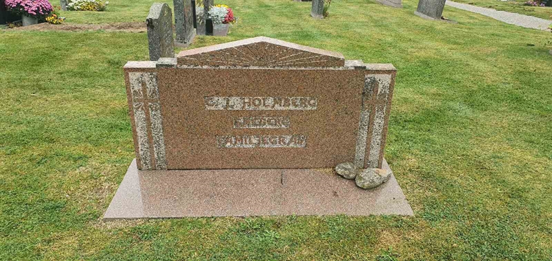 Grave number: N 003  0239, 0240, 0241