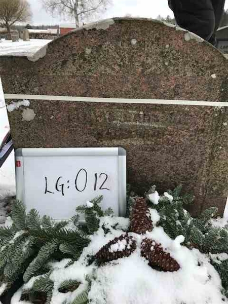 Grave number: LG O    12
