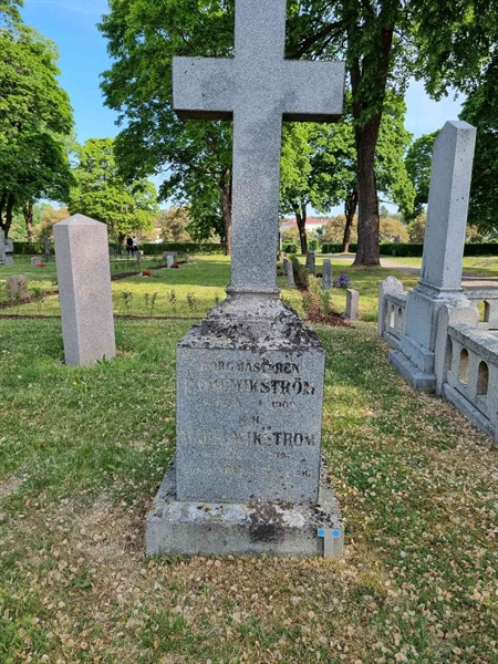 Grave number: 1 15    8