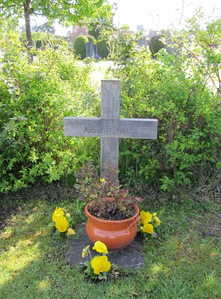 Grave number: NY U   134, 135