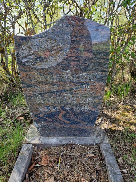Grave number: 501 21 4166