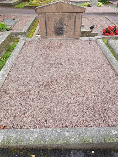 Grave number: 01  1024