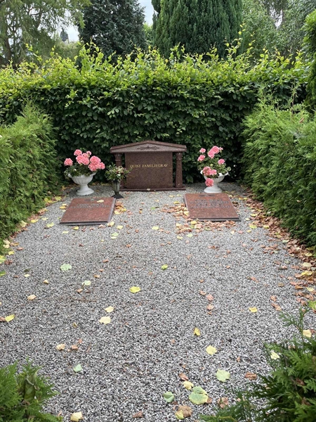 Grave number: NK II    12
