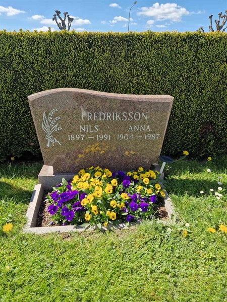 Grave number: 04 D  105