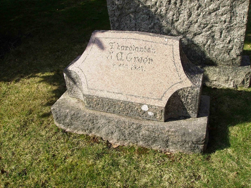 Grave number: LM 3 39  012