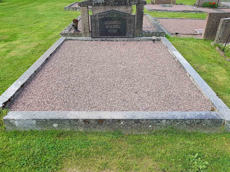 Grave number: 06 60125