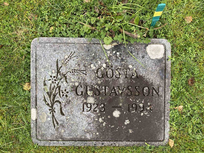 Grave number: 1 24    214