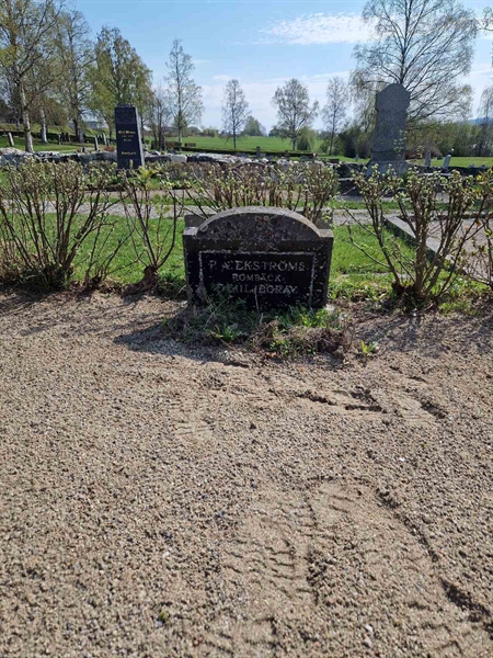 Grave number: 501 04 453-455