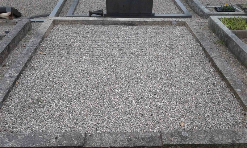 Grave number: HJ   331, 332