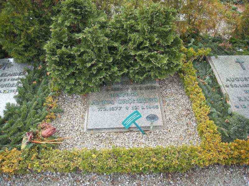 Grave number: NK Urn m    14