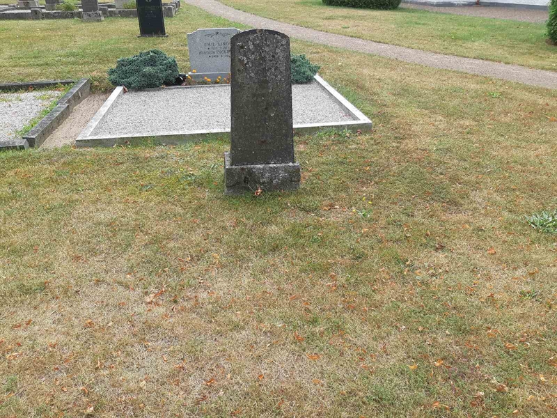 Grave number: VO E    29, 30, 31