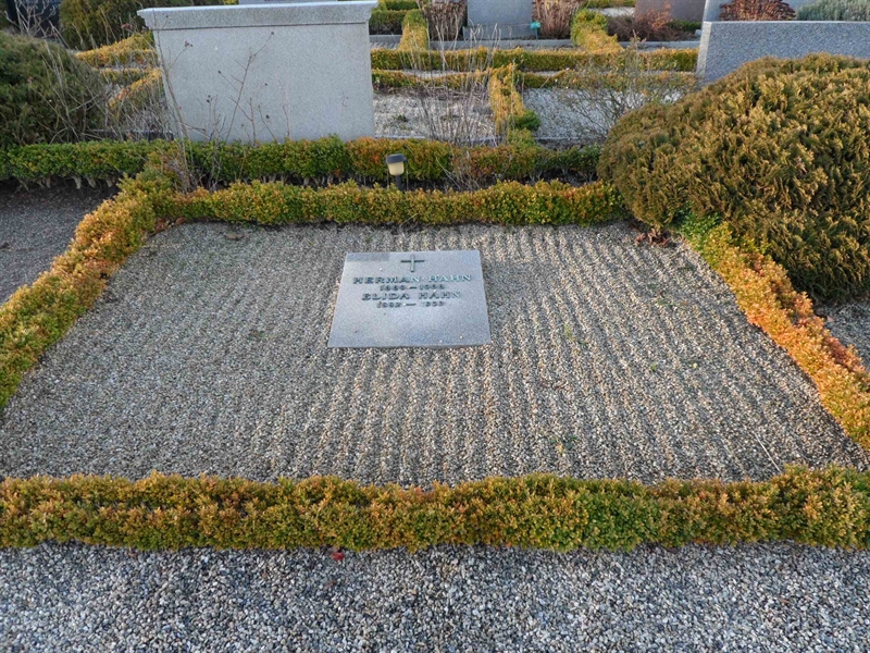 Grave number: 2 01  1258