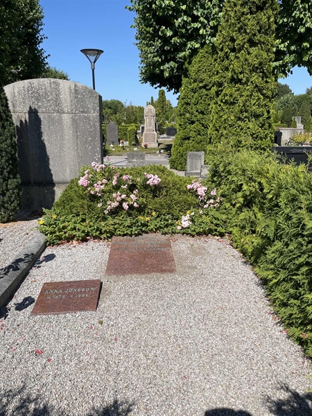 Grave number: NK V    25