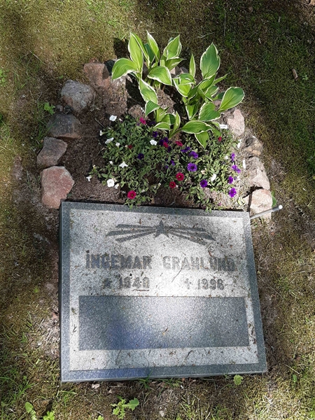 Grave number: KA 16     7