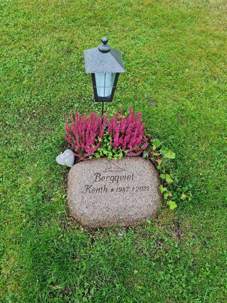 Grave number: KG 11   962A