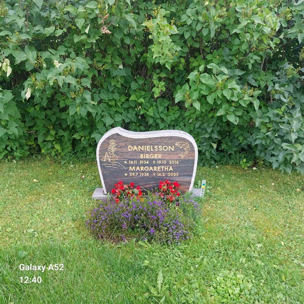 Grave number: N K    31, 32